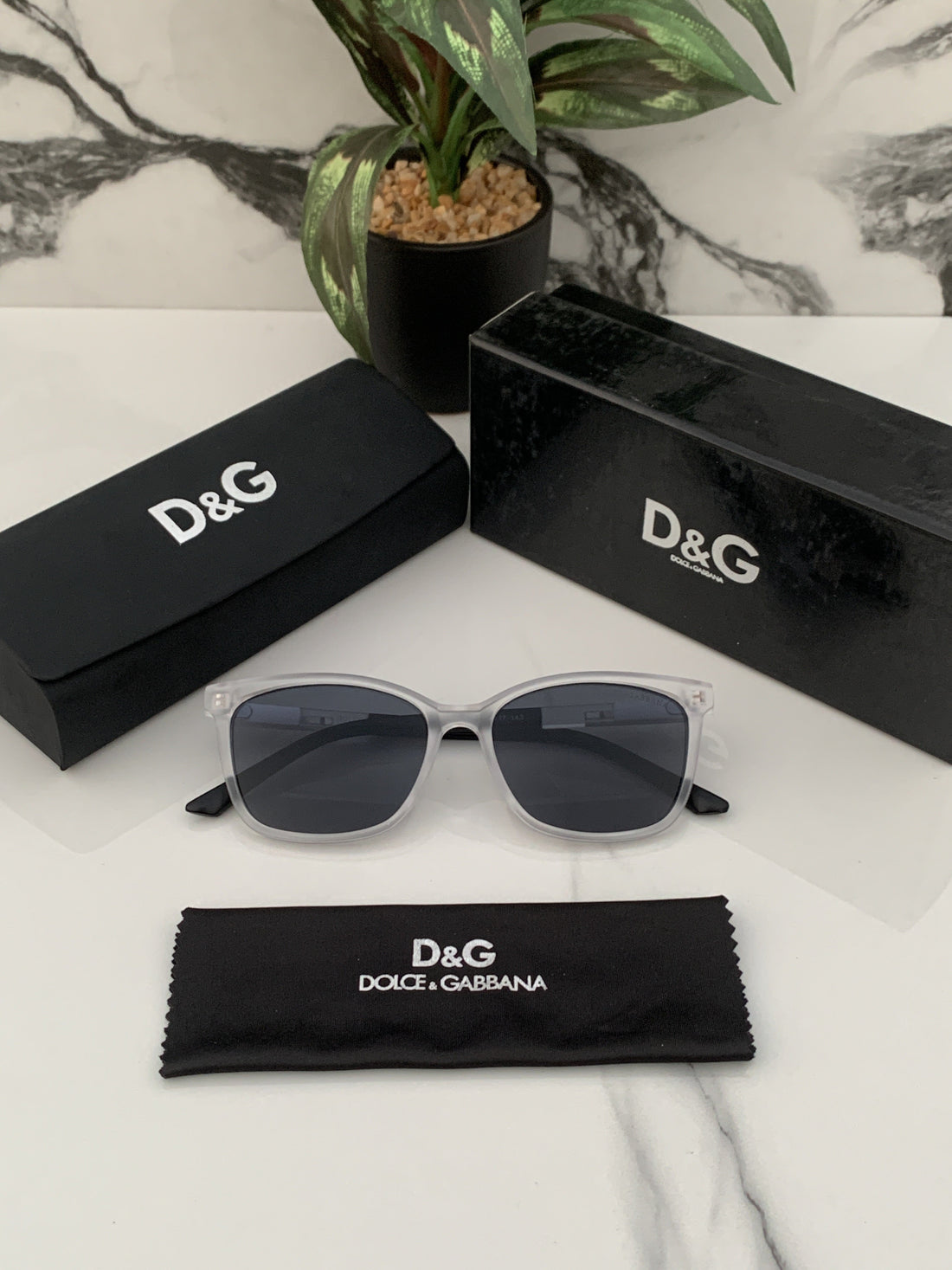 Branded D&G White Black Sunglasses (With Original Kit)